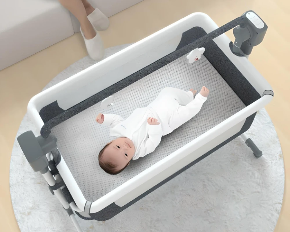 bassinet that rocks baby to sleep